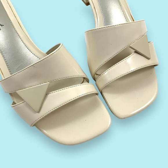 Vintage Shoes - 80's EASY STREET abstract cream heeled sandals